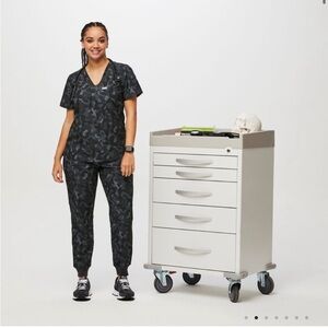 FIGS Zamora FREEx Jogger Scrub Pants Bonsai Camo Women’s Size XS/Small